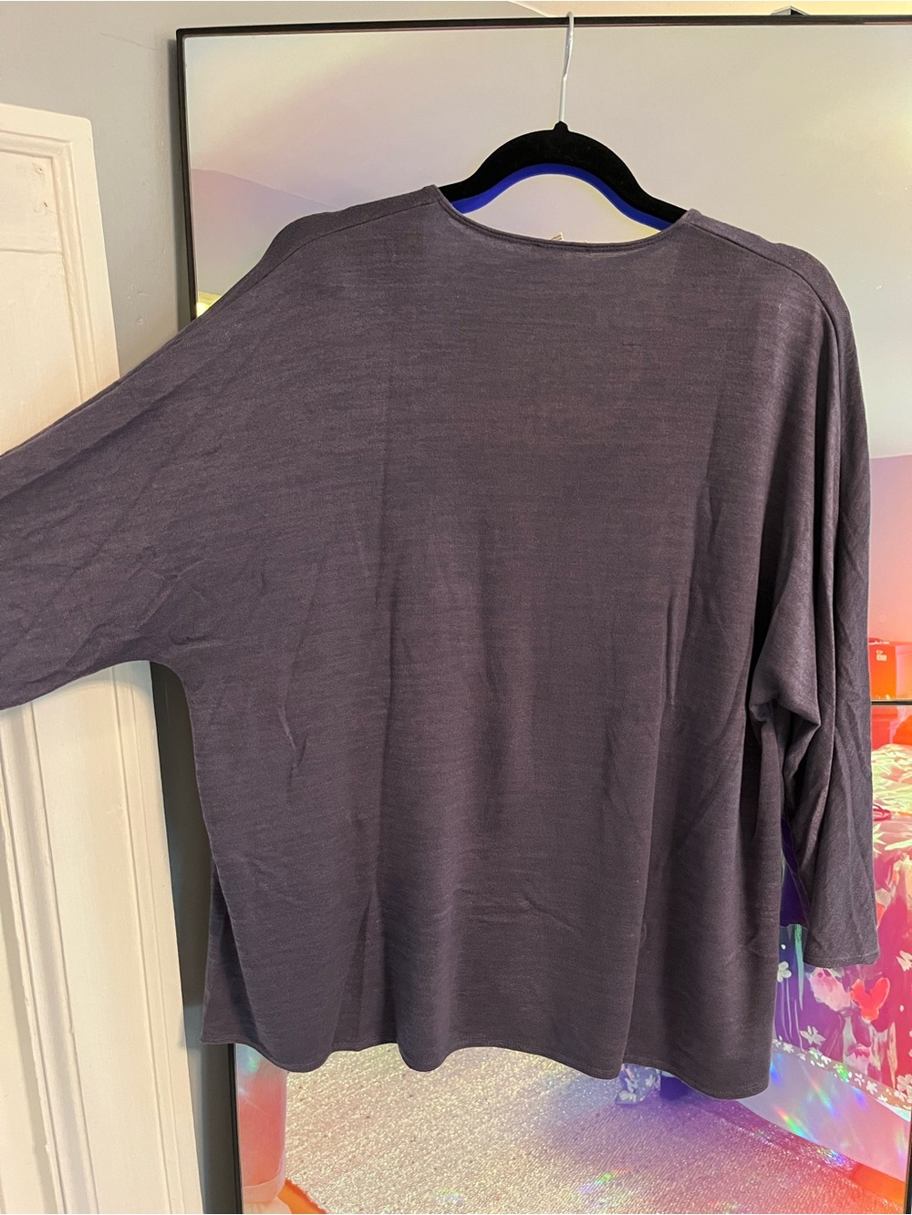Aritzia V-Neck Tee - Picture 3 of 9
